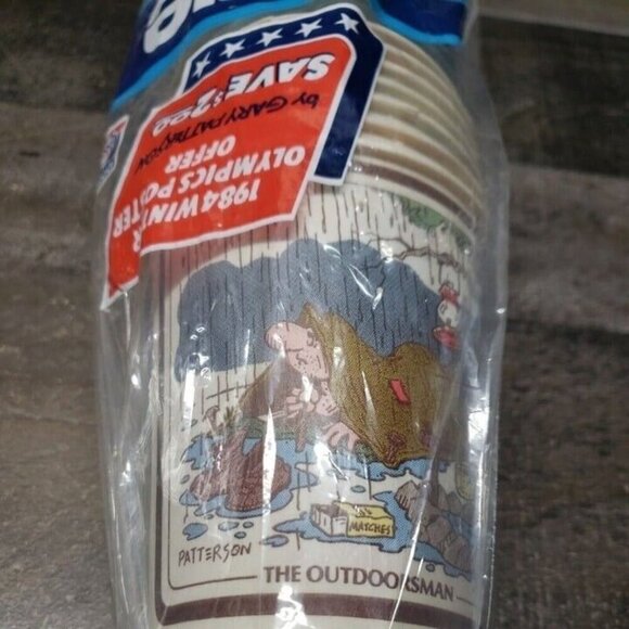 Dixie Novelty Paper Cups 1980s 18ct - 16 oz Party cups NOS Outdoor Sports - Picture 2 of 7